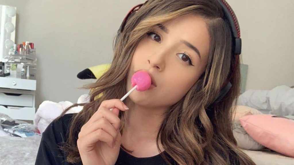 Who is pokimane dating
